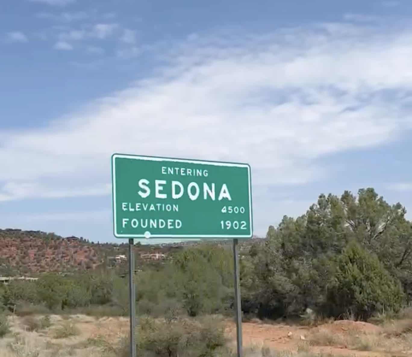Sedona city sign with elevation and population