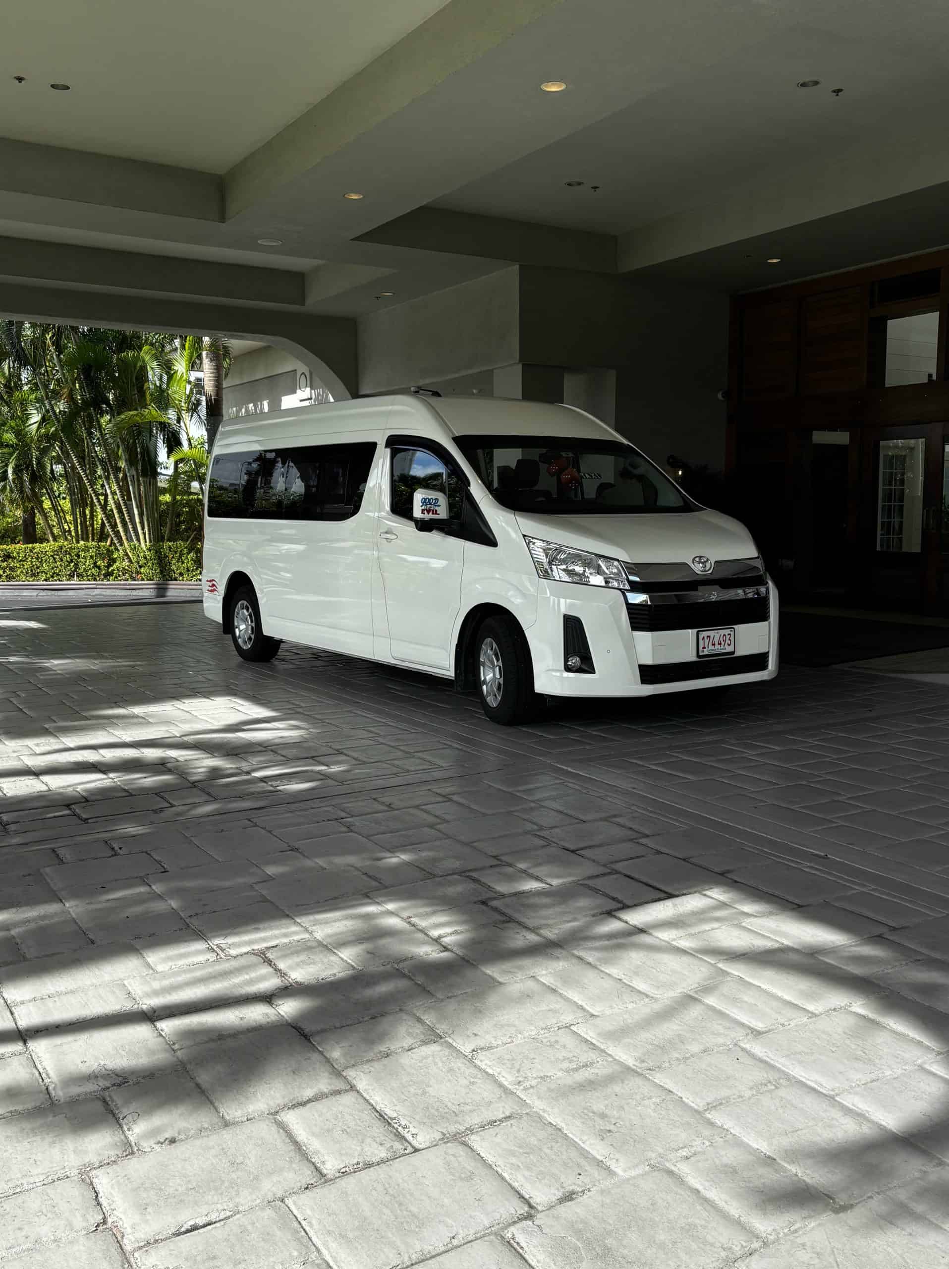 A photo of a taxi in front of a hotel in Grand Cayman