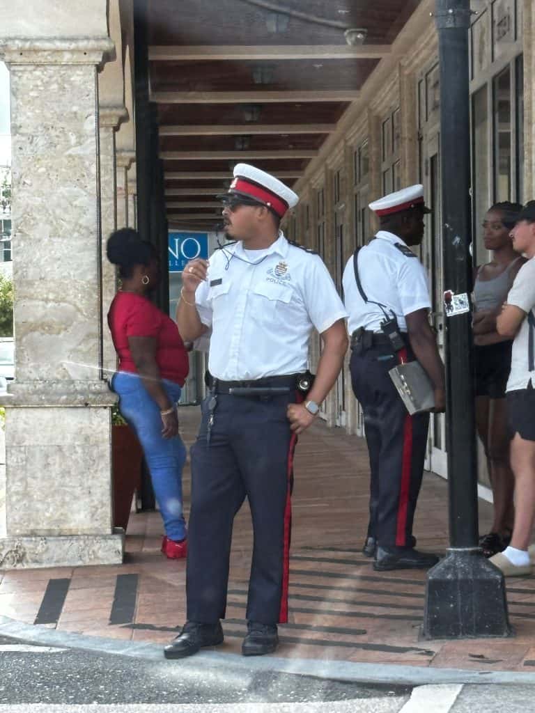 IS GRAND CAYMAN SAFE? A GUIDE TO CAYMAN ISLAND SAFETY IN 2024 (from an ex-local)